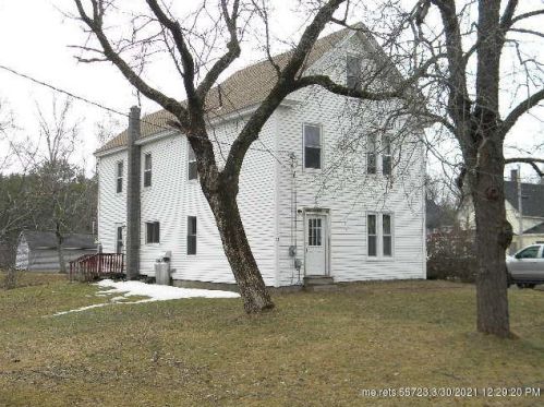 35 Pleasant St, Milo, ME 04463 exterior