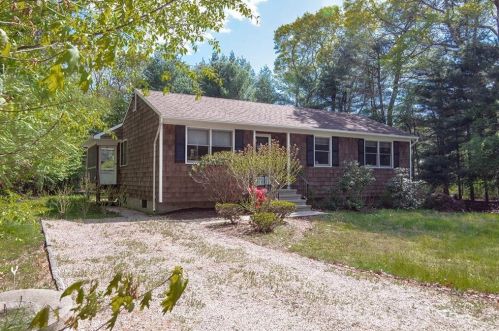 21 Mollusk Dr, Wakefield, RI 02879 exterior