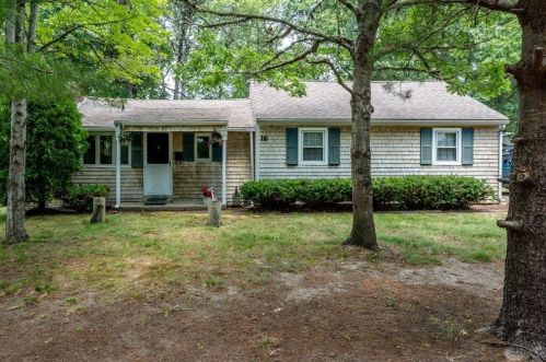 16 Ivy Ln, Yarmouth, MA 02664 exterior