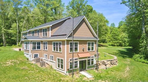 56 Stony Brook Rd, Stonington, CT 06378 exterior