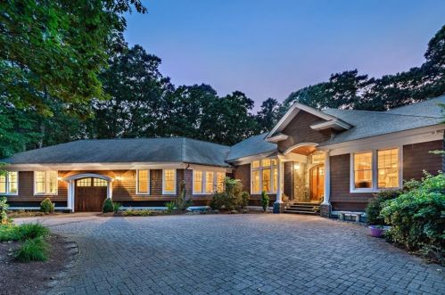 46 Pojac Point Rd, North Kingstown, RI 02852 exterior