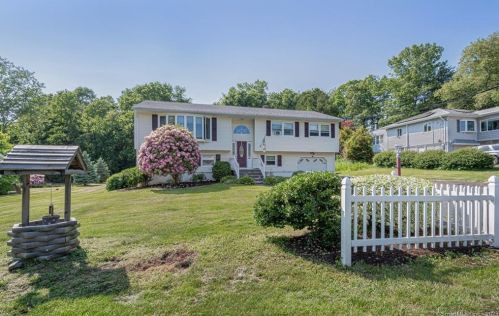 41 Bayview Cir, Waterbury, CT 06716 exterior