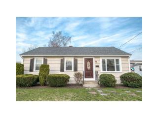 29 Maplecrest Dr, Pawtucket, RI 02861 exterior