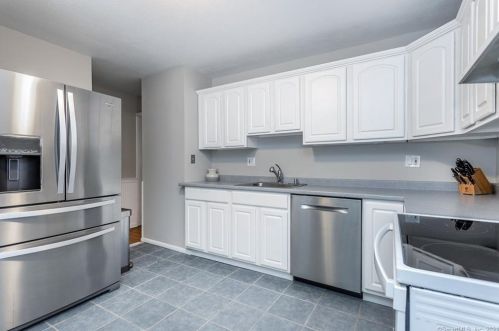 16 Ridgewood Rd, Ridgefield, CT 06877 exterior