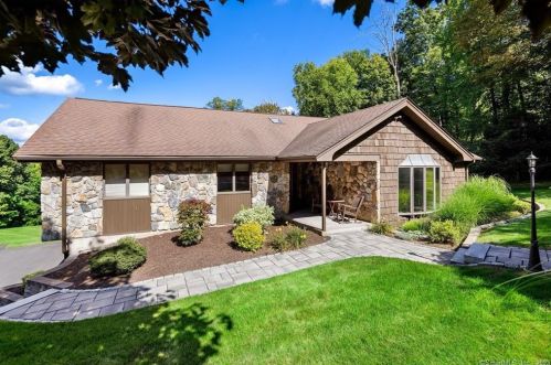 86 Notch Rd, Manchester, CT 06043 exterior