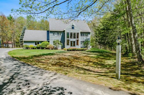 21 Carriage Hill Rd, Raymond, ME 04071 exterior