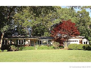 39 Greencliff Dr, Niantic, CT 06357 exterior