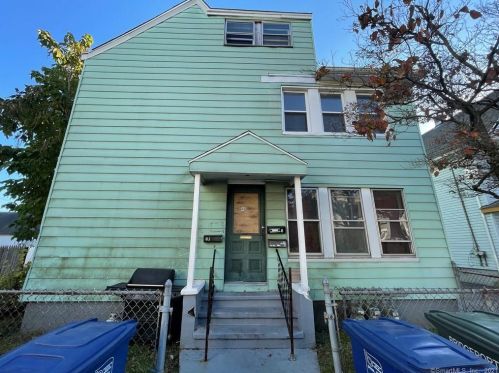 40 Carroll Ct, Bridgeport, CT 06607 exterior