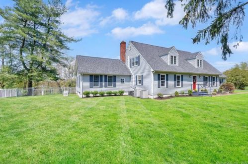 26 New England Dr, Wallingford, CT 06492 exterior