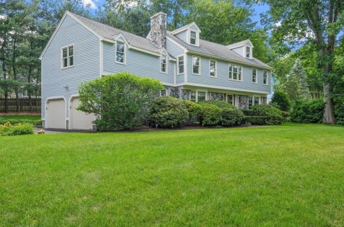 4 Hereford Dr, Valley Falls, RI 02864 exterior