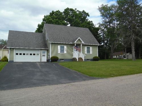 3 Kimball St, Northfield, NH 03276 exterior