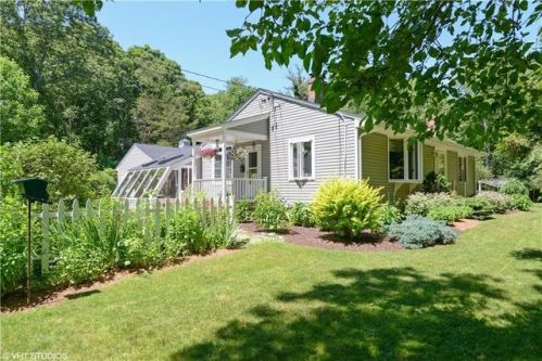 60 Diamond Hill Rd, Westerly, RI 02808 exterior