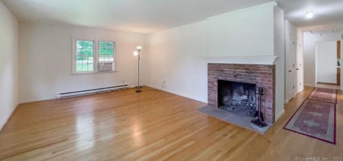 1 Lambert Ln, Brookfield Center, CT 06804 exterior