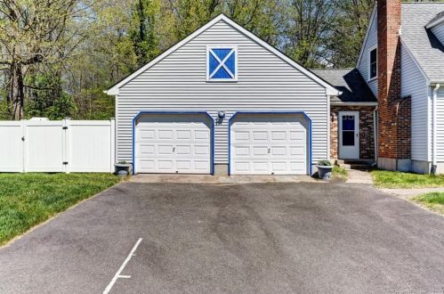 10 Townline Rd, Windsor Locks, CT 06096 exterior