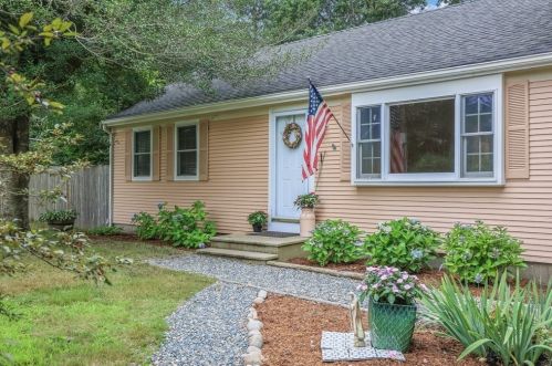 67 Gooseberry Ln, Marstons Mills, MA 02648 exterior