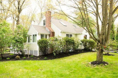 44 Hunnewell St, Needham, MA 02494 exterior