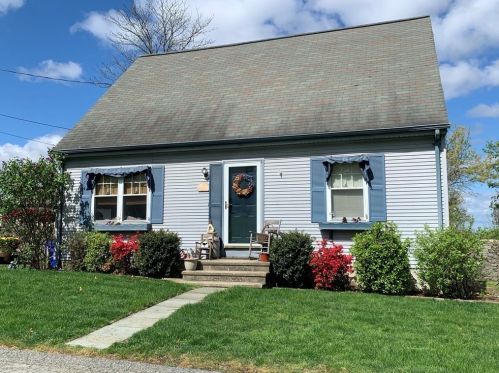 90 Gatehouse Dr, Fall-River, MA 02720 exterior