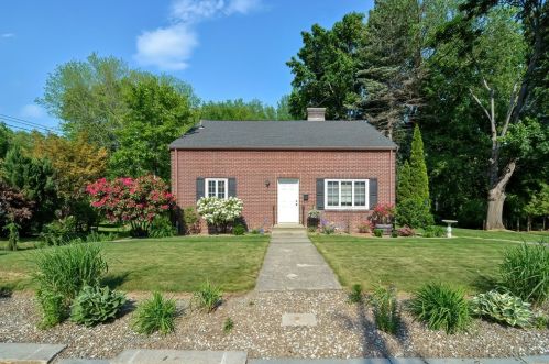 511 Massasoit Rd, Worcester, MA 01604 exterior