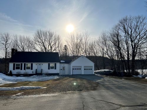 115 Pleasant St, Farmington, ME 04938 exterior