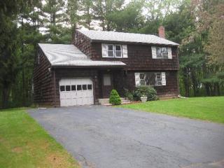 14 Puritan Dr, Bloomfield, CT 06002 exterior