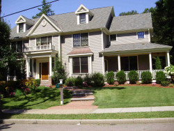 6 Juniper Ln, Newton, MA 02459 exterior