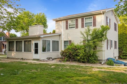 32 Sea View Ave, Niantic, CT 06357 exterior