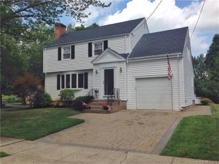 40 Austen Rd, New Haven, CT 06518 exterior