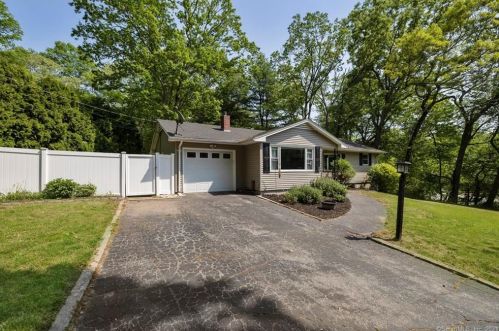 2 Van Tassel Dr, Gales-Ferry, CT 06335 exterior