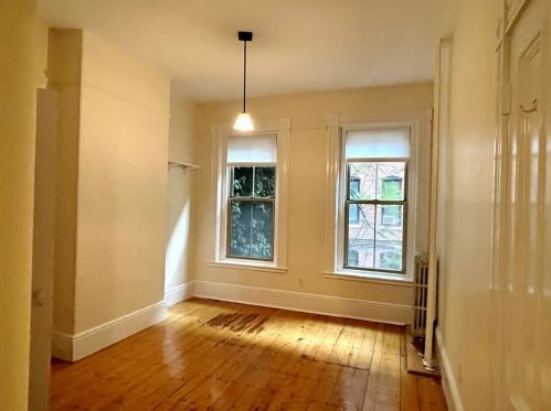 34 Isabella St, Roxbury-Xing, MA 02116 exterior