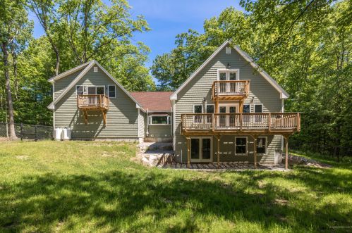577 Main St, Bridgton, ME 04009 exterior