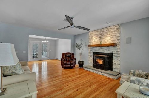 18 Sunset Hill Rd, Colchester, CT 06420 exterior