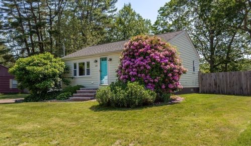 225 Pine Grove St, New Bedford, MA 02745 exterior