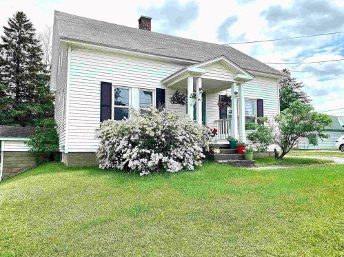 248 Main St, Colebrook, NH 03576 exterior