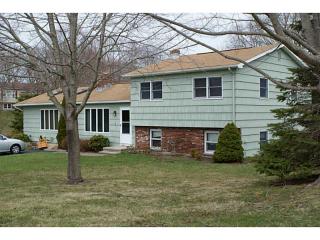 21 Wetomachick Ave, Westerly, RI 02891 exterior
