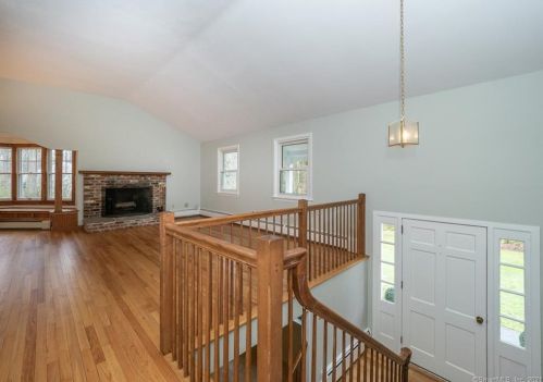 25 Arrowhead Rd, Wilton, CT 06897 exterior