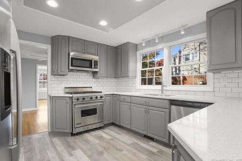 17 Case Rd, Stamford, CT 06905 exterior