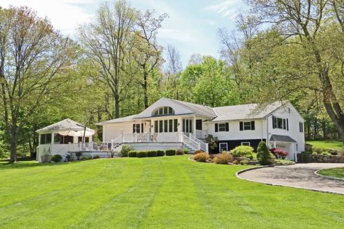 42 Boulder Hill Rd, Ridgefield, CT 06877 exterior