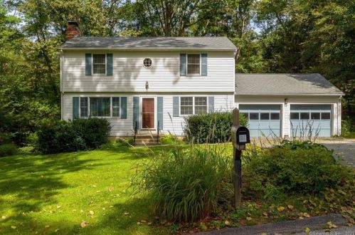30 Colleen St, Killingly, CT 06239 exterior