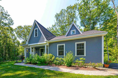 41 Oak Hill Rd, Barrington, NH 03825 exterior