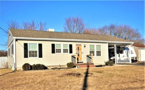 192 Marshall Rd, Woonsocket, RI 02895 exterior