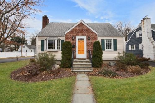 26 Barbara Dr, Norwalk, CT 06851 exterior