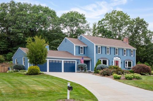 1 Round Hill Ct, Warwick, RI 02886 exterior