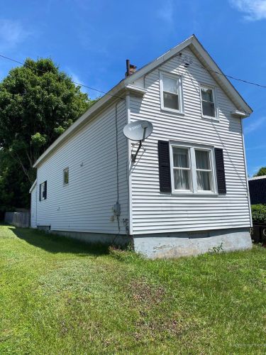 6 Linden St, Waterville, ME 04901 exterior