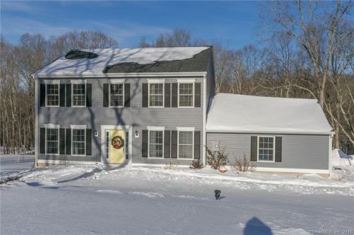 24 Godiva Ln, Coventry, CT 06238 exterior