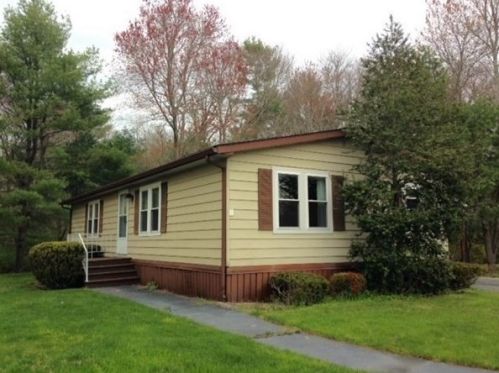 51-3 Meadow Vlg, Carver, MA 02330 exterior