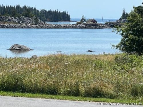 26 Boston Rd, Vinalhaven, ME 04863 exterior