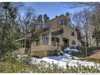 58 Rock Hill Rd, New-Haven, CT 06513 exterior