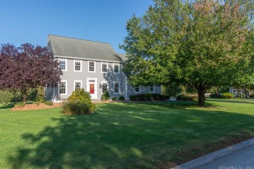 10 Deer Meadow Ln, Hebron, CT 06248 exterior