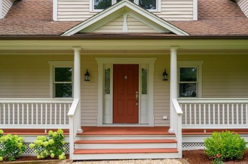 7 Plumb Creek Rd, Bridgeport, CT 06611 exterior