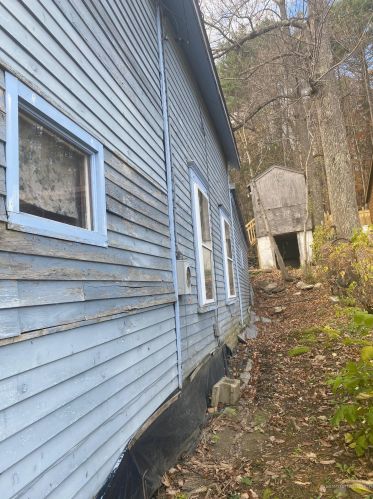 72 Lake St, Sabattus, ME 04280 exterior